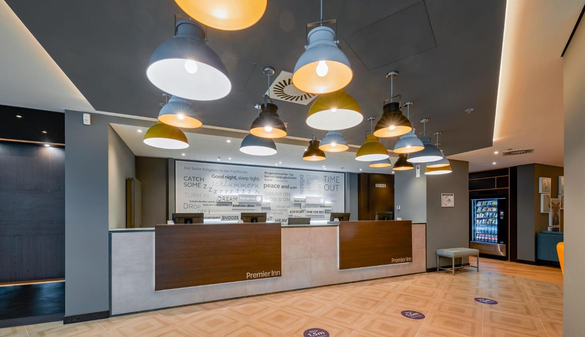 Premier Inn Stuttgart City Europaviertel Luaran gambar